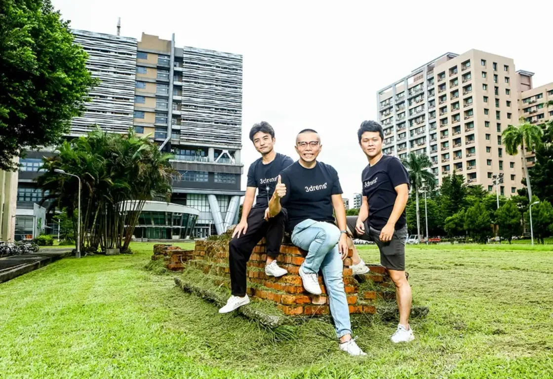 「這類軟體為什麼很少人做？這個行業這麼傳統老舊，為何要做？我們每年都會自問。」余嘉淵坦言創業的難，但三人堅信是未來趨勢，目標不僅是軟體商，還希望成為平台，串聯商家與物流業者利用閒置車輛，創造更多商機。